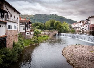 Mitología y leyendas vascas en la trilogía del Baztán